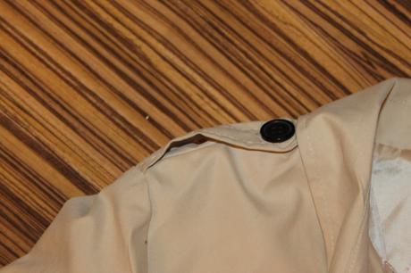 Trench coat loch v. s, s