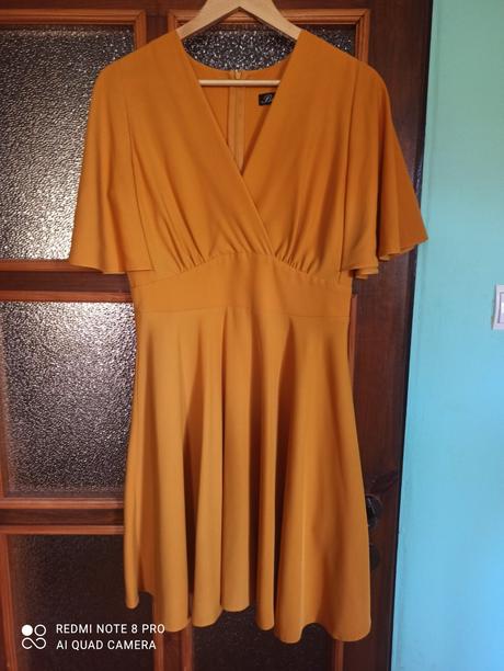 Horčicove šaty, 38