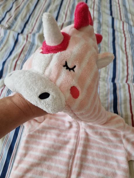 Mäkký overal jednorožec, 122