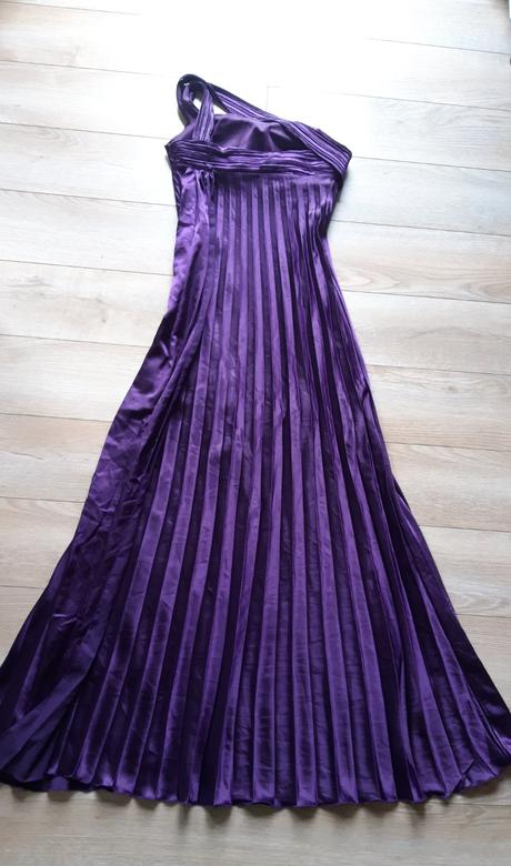 Spoločenské šaty, 36