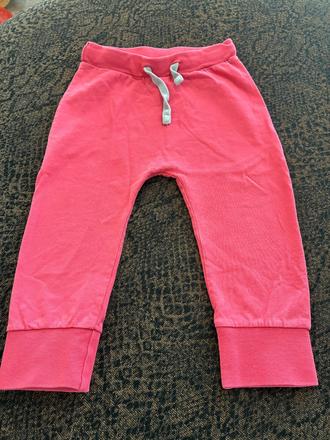 Tenucke pudlacove teplaky, slovenka,86