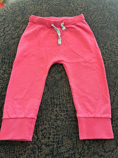 Tenucke pudlacove teplaky, slovenka,86