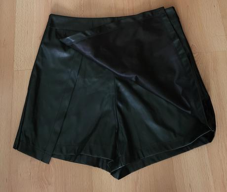 Koženkový skort, s