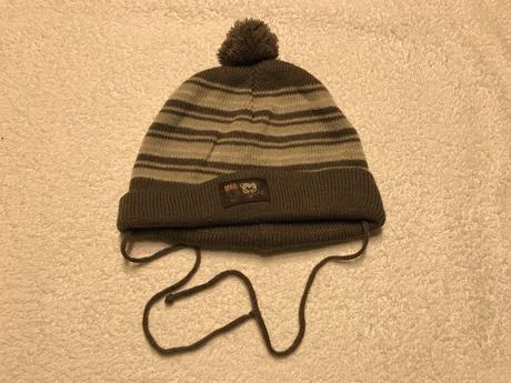 Hnedá čiapka, 86