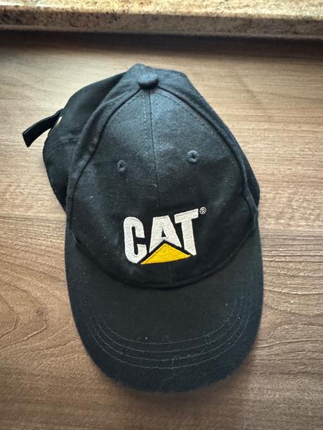 Šiltovka caterpillar, 110