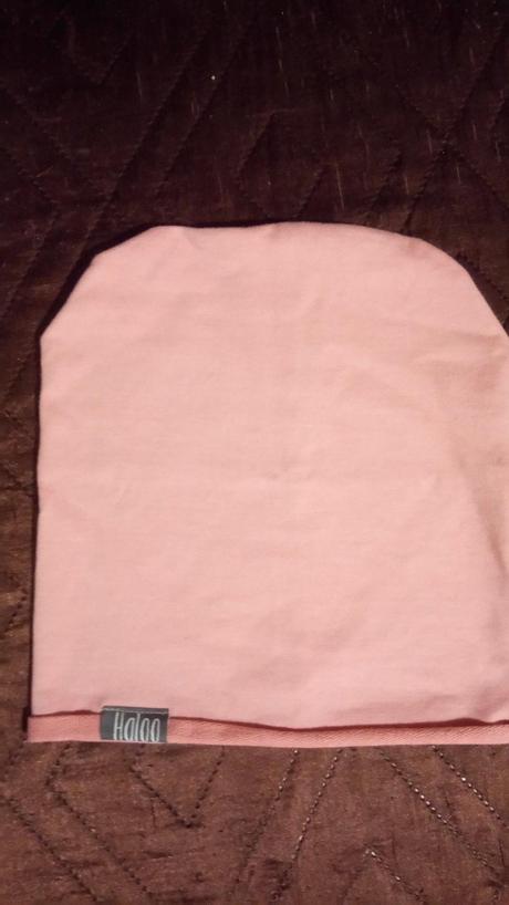 Čiapka haloo nosena, 92