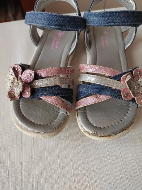 Sandále - trblietkavé s motýľmi v.28, deichmann,28