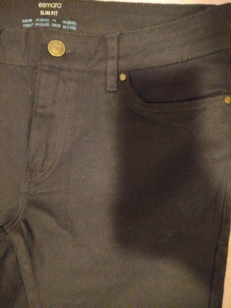 Darujem nové čierne rifle esmara za 5,50 eur posto, 32