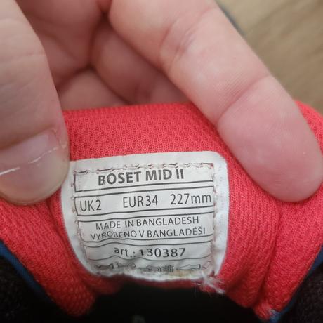 Turisticke topanky crossroad, 34