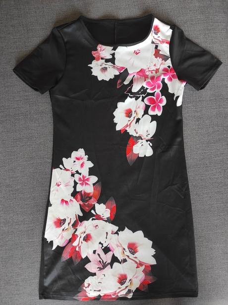 Kvetované letné šaty, s