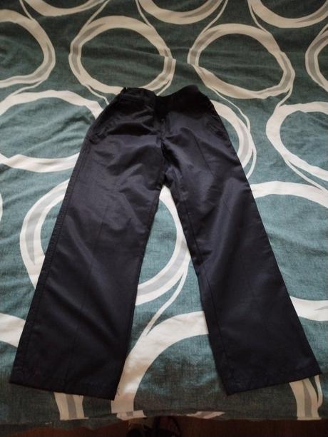 Nohavice pre chlapca, 122