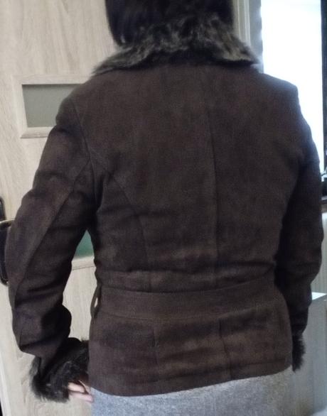 Hnedá bundička s kožušinou, 40