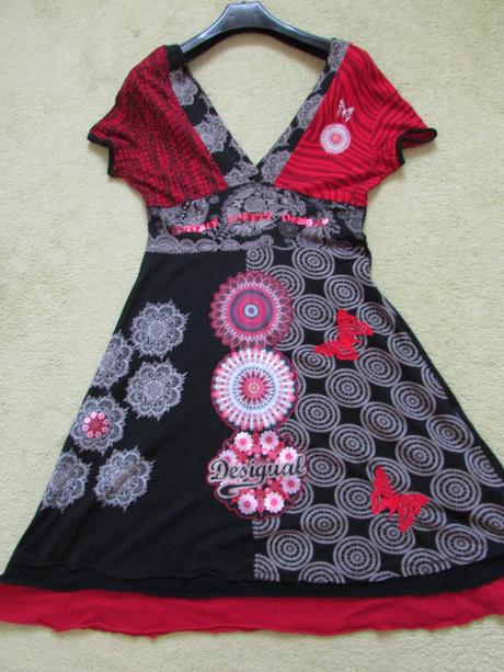 Krásne letné šaty zn.desigual nenosené len opraté, desigual,40
