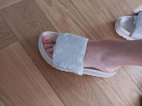 Šľapky guess, guess,38