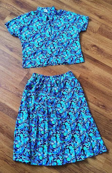 Komplet midi sukňa a blúzka, xl