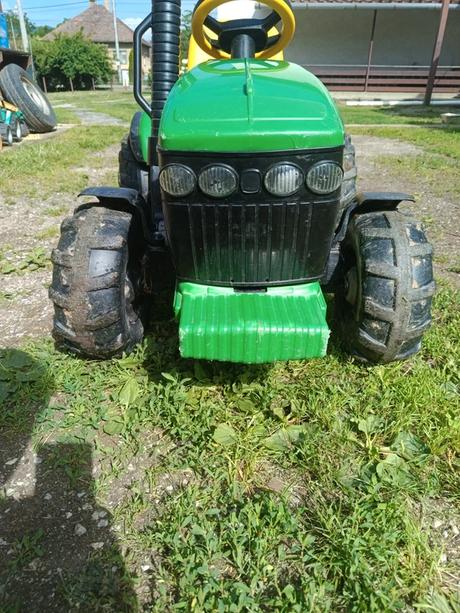 Detský traktor john deer, 