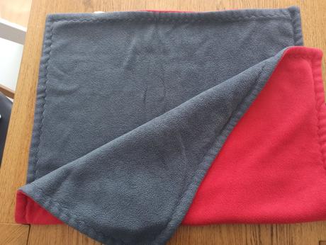 Flisova deka cervenosiva, 