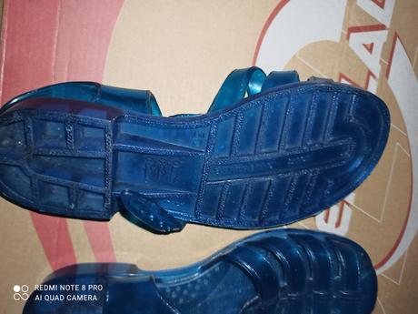 Topánky do vody, 30