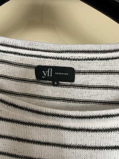 Reserved svetrik, reserved,s