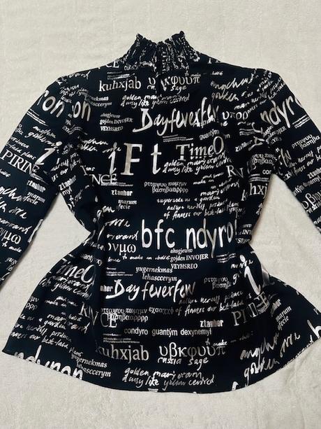 Čierna blúzka so striebornými nápismi, l / m