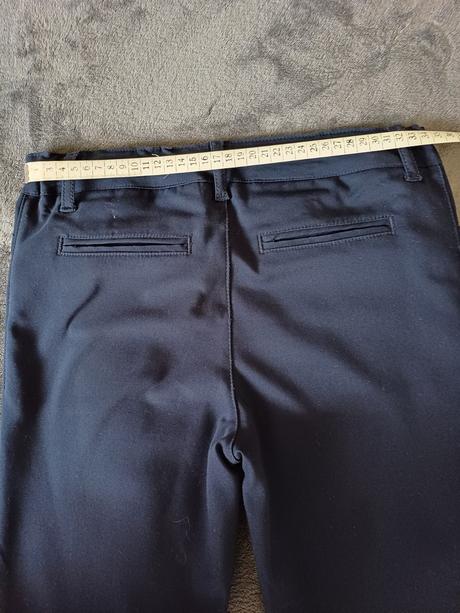 Nohavice a košeľa, 134