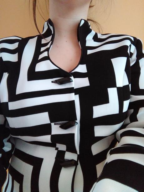 Neprehliadnuteľné dizajnérske sako, l