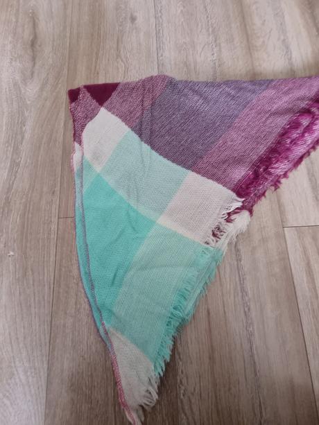 Nový dámsky šál, 