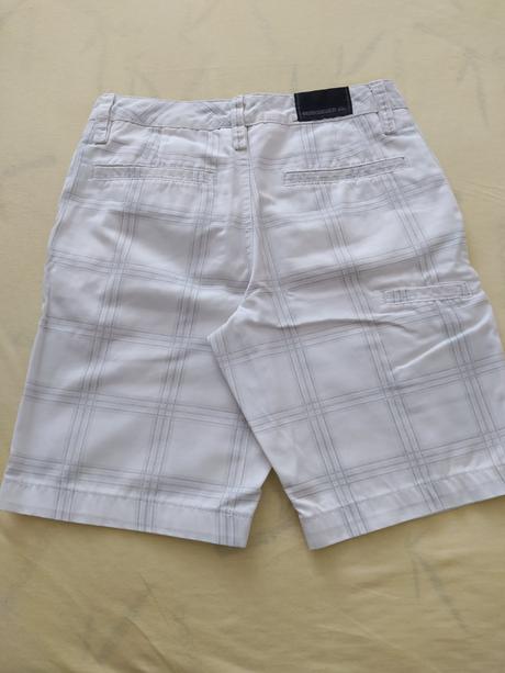 Elegantné krátke nohavice, quiksilver,152