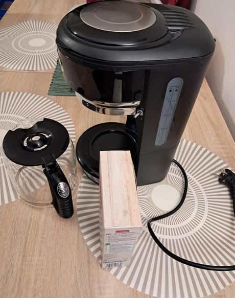 Russell hobbs kavovar aj s filtrami, 