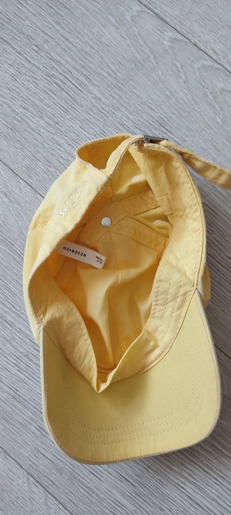 Šiltovka s výšivkou, reserved,110