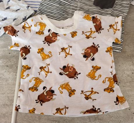 Bábika s hnedými očami a s príslušenstvom, 