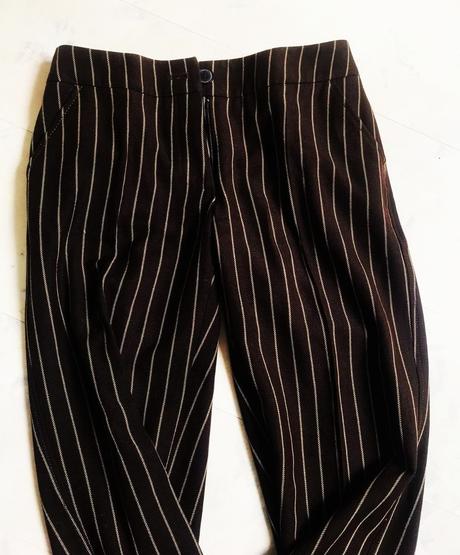 Rozšírené nohavice, 36