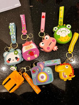 Prívesky/kľúčenky/taštičky/peňaženky pop it nazips, 