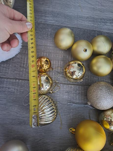 Zlaté vianočné gule, 