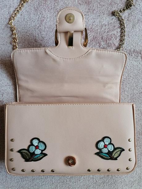 Dámska vyšívaná kabelka, primark