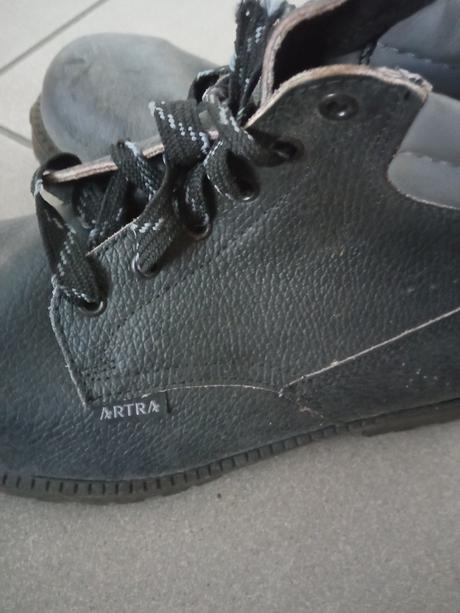 S oceľovou spicou, 45