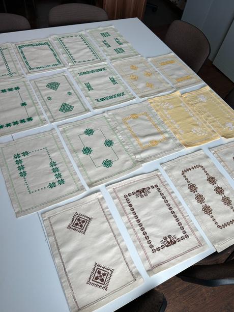 Ručne vyšívané obrúsky - rôzne vzory,