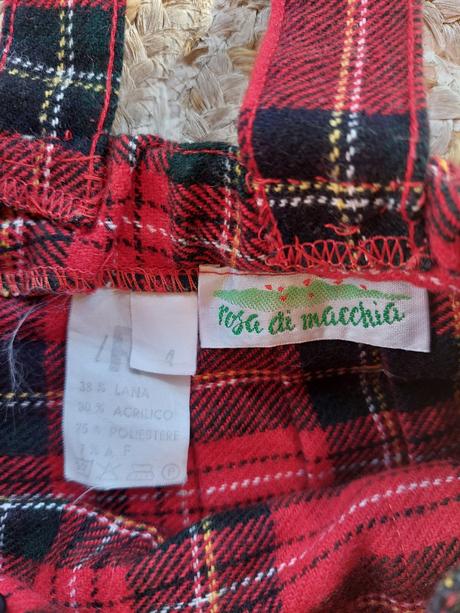 Teplejsia karovana suknicka, 110