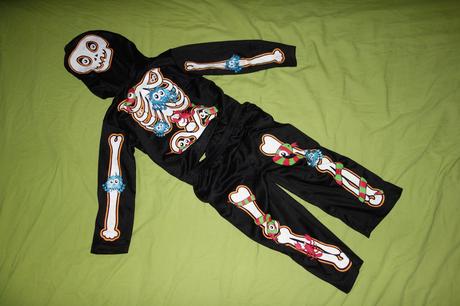 Kostymcek kostlivca od george,