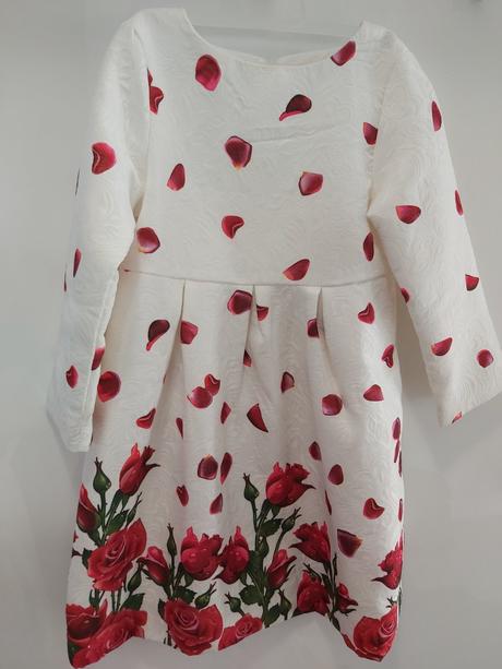 Krásne šatôčky, 128