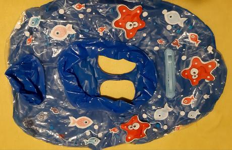 Detský nafukovací kruh s operadlom a prierezom nôh, 