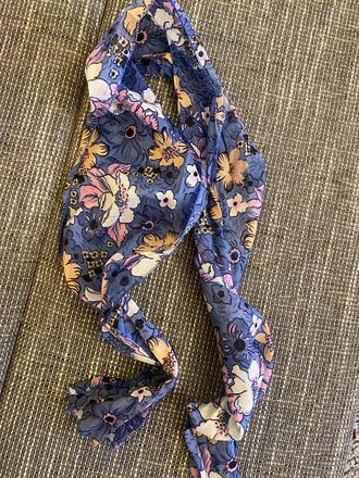 Šál/šatka s kvetinami, 