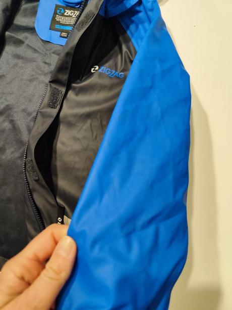 Bunda do dažďa, 110