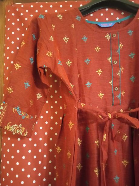 Tehotenské šaty, 40