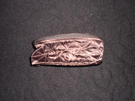 Hnedá kozmetická taška nepoškodená vacsia,