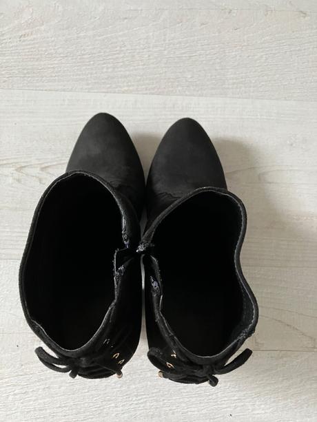 Kotnikove čižmičky, 39