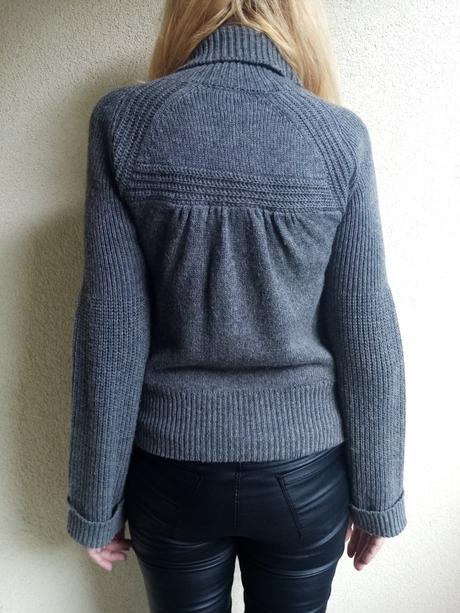 Šedý hrubý sveter s väčšími gombíkami značky h&m, h&m,xs