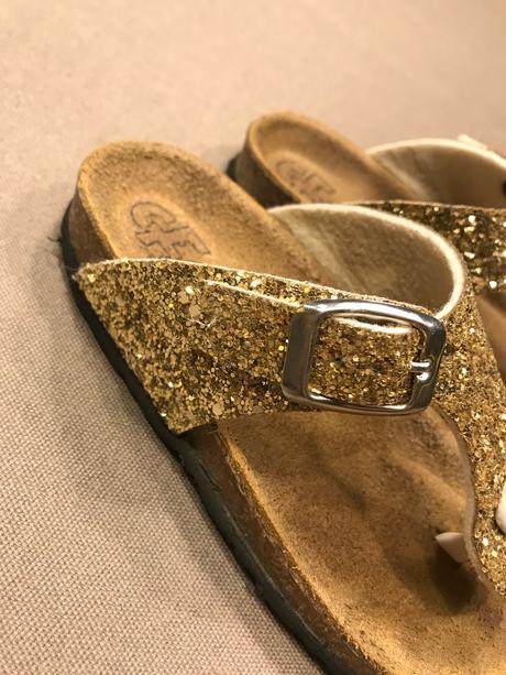 Zlate sandálky ligotavé, 24