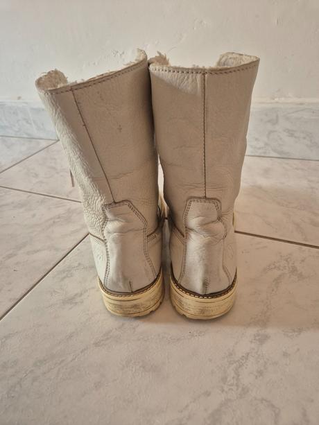 Biele workery, baťa,37