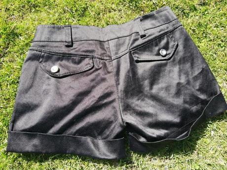 Saténové kraťasky, 152